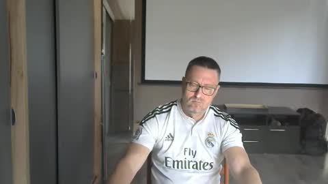 Snapshot of harrysnake chatting on 09/16/25, 11:00 HarrySnake online show from 09/16/25, 11:00