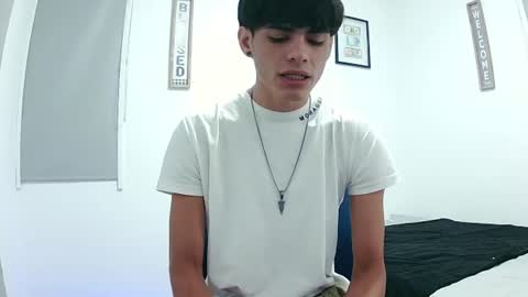 Snapshot of harrythomson1 chatting on 06/24/26, 01:59 harry thomson online show from 06/24/26, 01:59