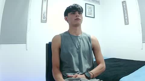 Snapshot of harrythomson1 chatting on 07/16/26, 01:33 harry thomson online show from 07/16/26, 01:33