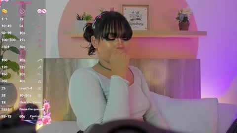 L A U R A online show from 10/29/25, 05:10