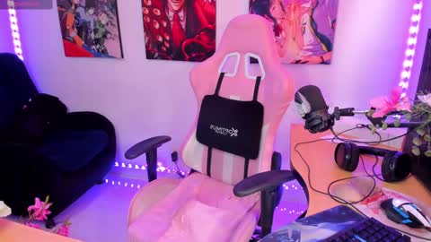 Snapshot of haruu2 chatting on 02/23/25, 05:07 karen  online show from 02/23/25, 05:07