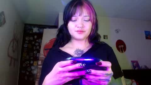 Snapshot of harypeath_ chatting on 04/27/26, 03:04 Im Emily and I could be the love of your life online show from 04/27/26, 03:04