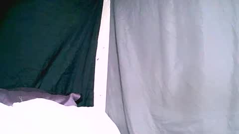 Snapshot of hasimina09 chatting on 10/23/25, 03:11 hasimina09 online show from 10/23/25, 03:11