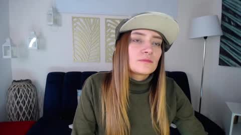 Nicole online show from 02/01/25, 03:41