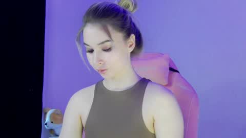 Anna online show from 04/03/26, 06:00