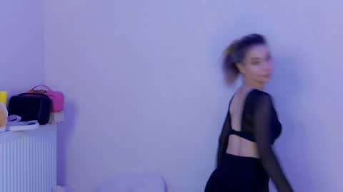 Anna online show from 04/11/26, 08:18