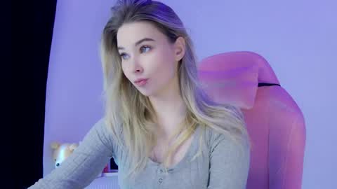 Anna online show from 04/13/26, 09:04