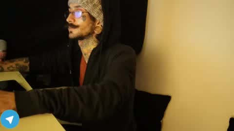 More content   2   online show from 01/24/25, 02:07