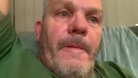 Snapshot of hawks2113 chatting on 12/17/24, 09:27 hawks2113 online show from 12/17/24, 09:27