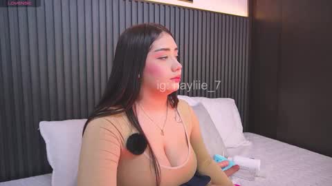 haylie  See you tonight at 8pm Colombia time online show from 02/17/26, 05:26