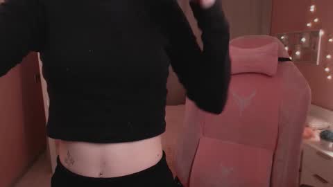 Snapshot of haya_harareet chatting on 01/09/26, 01:19 Mia online show from 01/09/26, 01:19