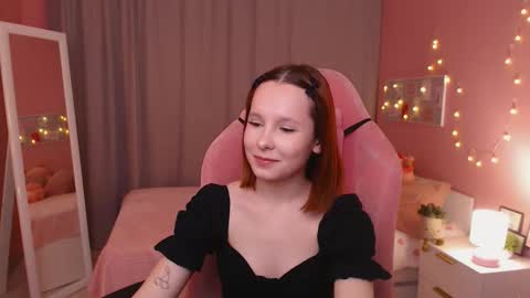 Snapshot of haya_harareet chatting on 01/15/26, 01:10 Mia online show from 01/15/26, 01:10