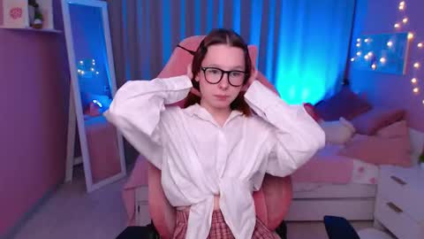 Snapshot of haya_harareet chatting on 02/22/26, 08:13 Mia online show from 02/22/26, 08:13