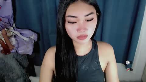 Snapshot of haylee_slut chatting on 05/17/26, 11:12 haylee online show from 05/17/26, 11:12