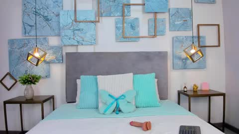 Hayli  online show from 04/17/26, 05:49