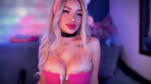 Marie online show from 02/06/25, 02:11