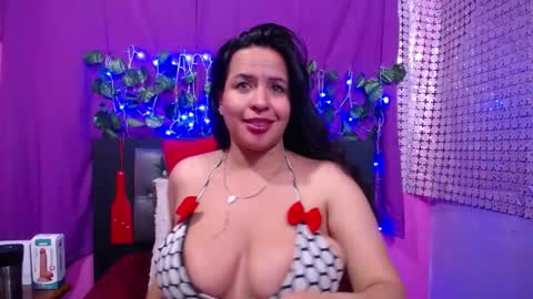 Snapshot of hazel_34 chatting on 01/07/25, 01:06 hazel online show from 01/07/25, 01:06