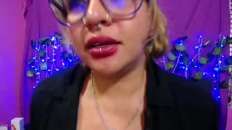 Snapshot of hazel_34 chatting on 02/20/25, 09:55 hazel online show from 02/20/25, 09:55