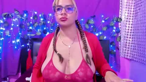 Snapshot of hazel_34 chatting on 02/27/25, 04:31 hazel online show from 02/27/25, 04:31