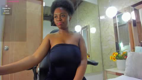 hazel_lanee online show from 10/05/25, 04:11
