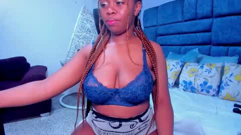 hazel_lanee online show from 11/15/25, 05:27