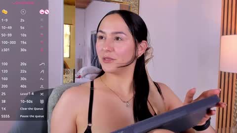 Snapshot of hazel_ross_tcw chatting on 12/05/24, 07:17  Hazel  online show from 12/05/24, 07:17