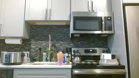 Hazel online show from 03/02/25, 01:16