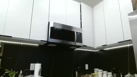 Hazel online show from 04/25/26, 02:36