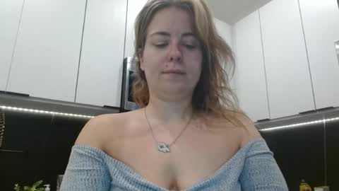 Snapshot of hazel_skye chatting on 06/30/26, 11:44 Hazel online show from 06/30/26, 11:44