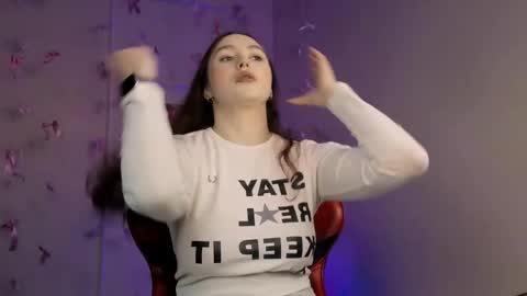 Hazel online show from 04/20/26, 08:28