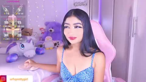 Snapshot of hazelbabee_ chatting on 06/21/26, 04:15 Lynn online show from 06/21/26, 04:15
