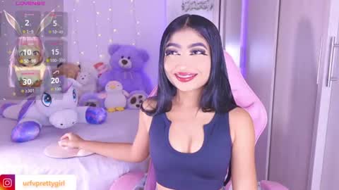 Snapshot of hazelbabee_ chatting on 07/13/26, 06:38 Lynn online show from 07/13/26, 06:38