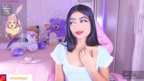Snapshot of hazelbabee_ chatting on 07/18/26, 08:51 Lynn online show from 07/18/26, 08:51