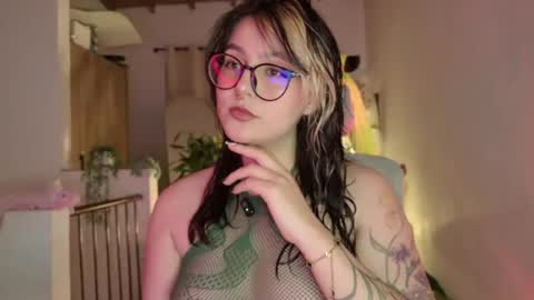 Snapshot of hazelbrownn23 chatting on 06/21/26, 02:03 Hazel Brown online show from 06/21/26, 02:03
