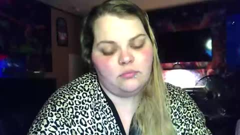 Hazeleyez97 online show from 10/22/25, 06:02