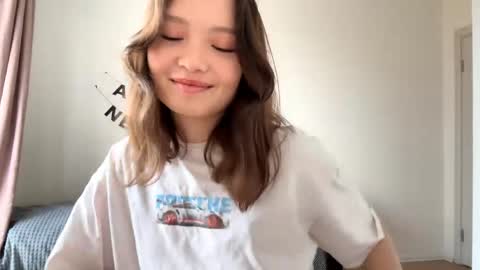Kira online show from 04/26/26, 10:24