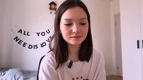 Kira online show from 05/01/26, 10:09