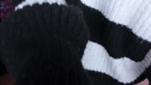 Snapshot of hazelkush00 chatting on 12/17/24, 10:43 HazelKush online show from 12/17/24, 10:43