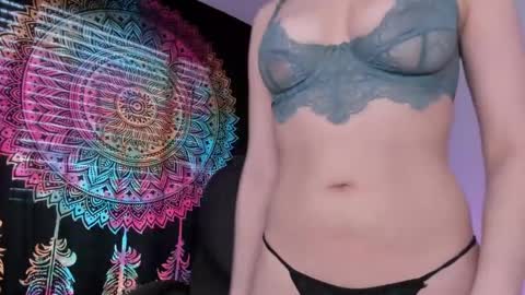 Snapshot of hazelkush00 chatting on 02/06/25, 09:17 HazelKush online show from 02/06/25, 09:17