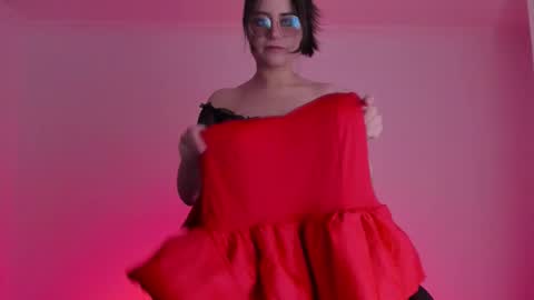 Snapshot of hazelkush00 chatting on 10/22/25, 02:01 HazelKush online show from 10/22/25, 02:01