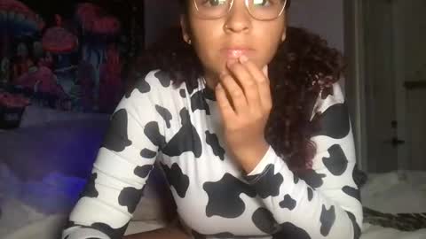 Snapshot of hazell77 chatting on 11/07/25, 03:56 hazell77 online show from 11/07/25, 03:56