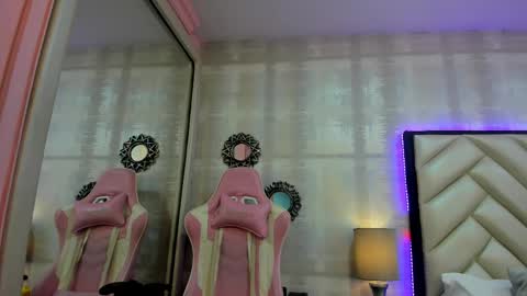 HazelMoret online show from 09/17/25, 11:34