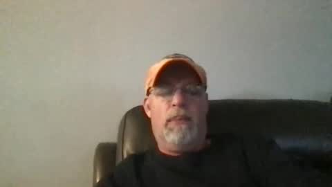 Snapshot of hdeuce22 chatting on 12/17/24, 04:43 Hdeuce22 online show from 12/17/24, 04:43