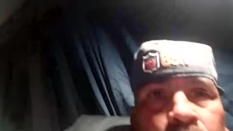 Snapshot of headshop_ chatting on 03/11/25, 07:04 Cloudznpointzsex online show from 03/11/25, 07:04