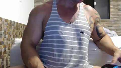 Snapshot of healedcarioca chatting on 01/22/25, 12:06 Brazilian bigdick online show from 01/22/25, 12:06
