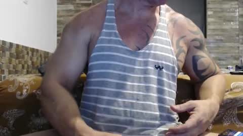 Snapshot of healedcarioca chatting on 10/17/25, 05:04 Brazilian bigdick online show from 10/17/25, 05:04