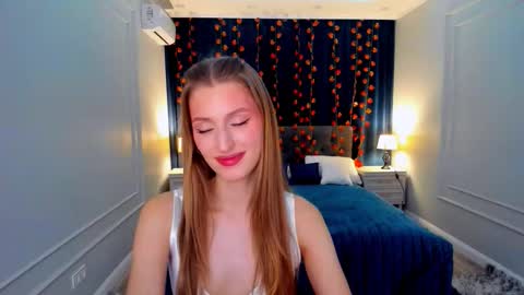 heartedlove_1 online show from 11/19/25, 04:12