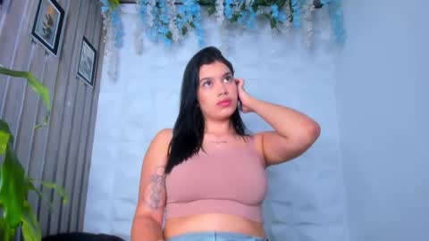 Snapshot of heather_dowd chatting on 10/05/25, 04:11  heather online show from 10/05/25, 04:11