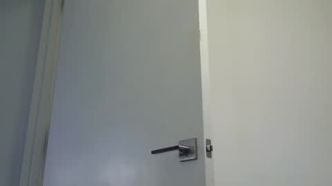 Snapshot of heatwavee chatting on 02/18/25, 04:59 heatwavee online show from 02/18/25, 04:59