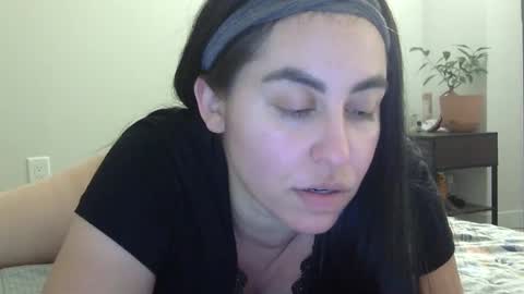 Snapshot of heatwavee chatting on 10/12/25, 08:52 heatwavee online show from 10/12/25, 08:52